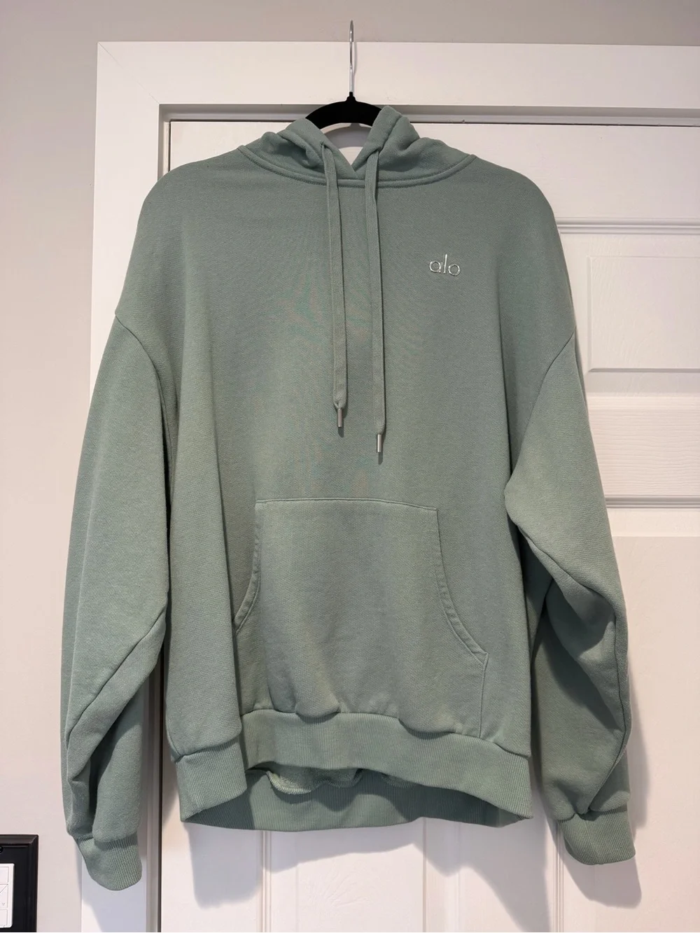 Auth. ✅ RARE ALO Yoga “Botancial Green” Accolade Hoodie Size Medium 💚